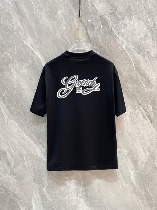 ジバンシイ スタイリッシュなクルーネックTシャツ