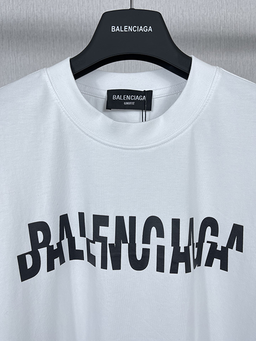 バレンシアガ間違った文字ロゴプリントウォッシュ半袖Tシャツ