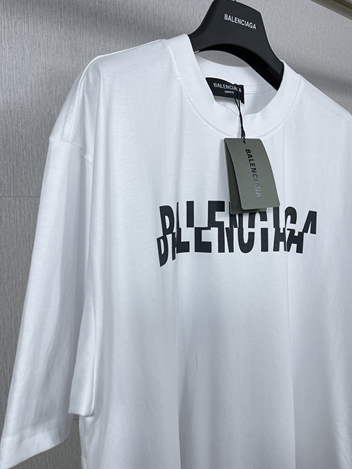 バレンシアガ間違った文字ロゴプリントウォッシュ半袖Tシャツ