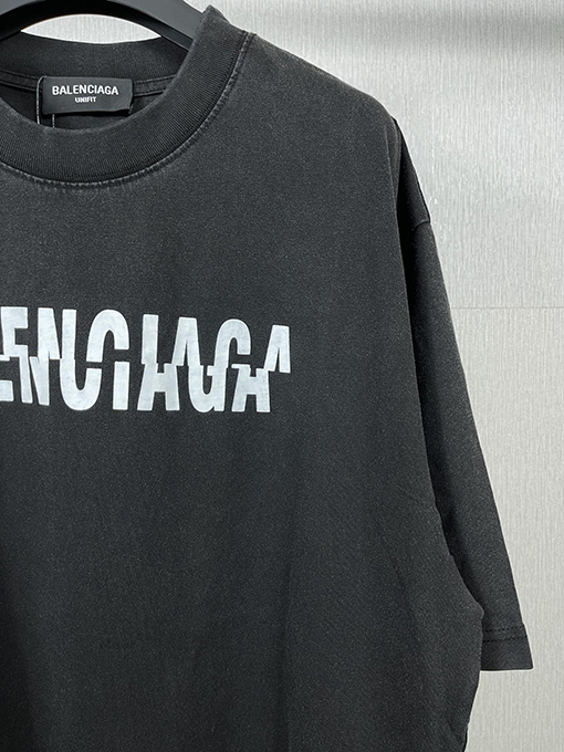 バレンシアガ間違った文字ロゴプリントウォッシュ半袖Tシャツ