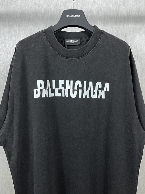 バレンシアガ間違った文字ロゴプリントウォッシュ半袖Tシャツ