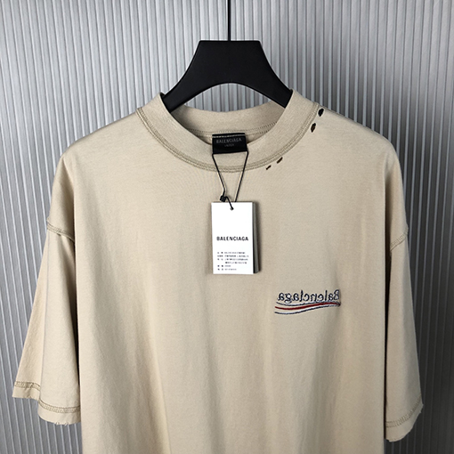 バレンシアガスーパーコピー 新しいキャンペーンのインサイドアウト、色あせた黒いコーラニット半袖Tシャツ。