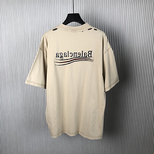 バレンシアガスーパーコピー 新しいキャンペーンのインサイドアウト、色あせた黒いコーラニット半袖Tシャツ。