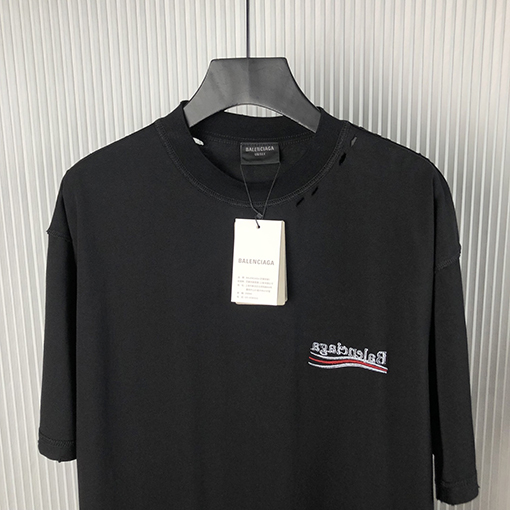 バレンシアガスーパーコピー 新しいキャンペーンのインサイドアウト、色あせた黒いコーラニット半袖Tシャツ。