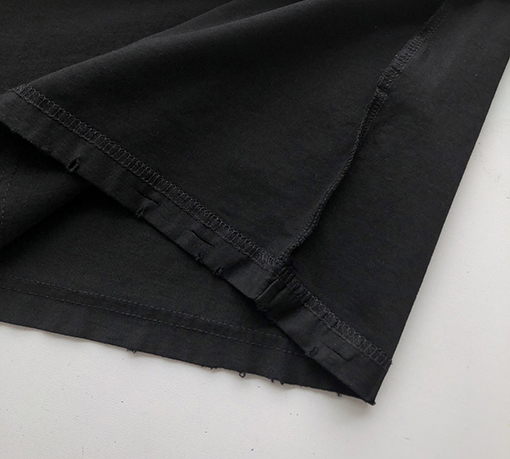 バレンシアガスーパーコピー 新しいキャンペーンのインサイドアウト、色あせた黒いコーラニット半袖Tシャツ。