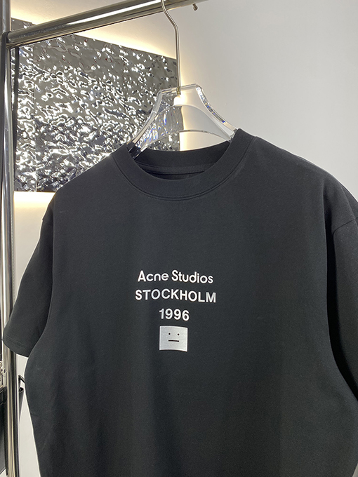 アクネストゥディオズ クラシックなシルバースマイリーシルバープリント半袖Tシャツ