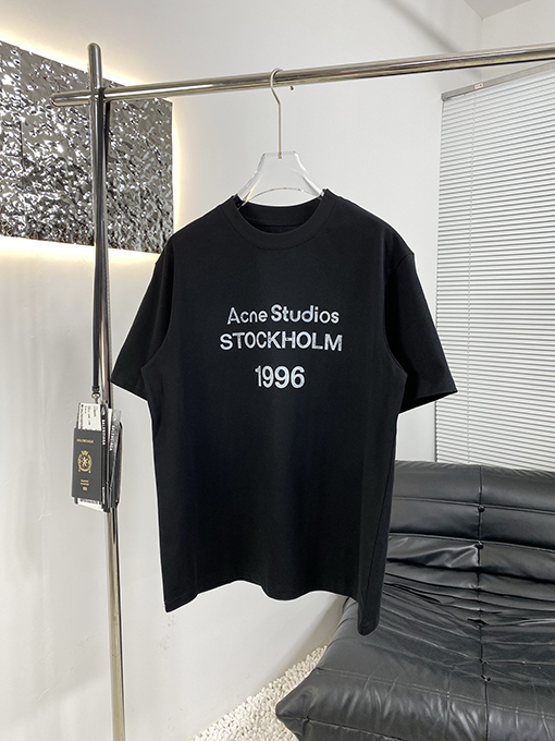 アクネストゥディオズ 新しい半袖Tシャツ
