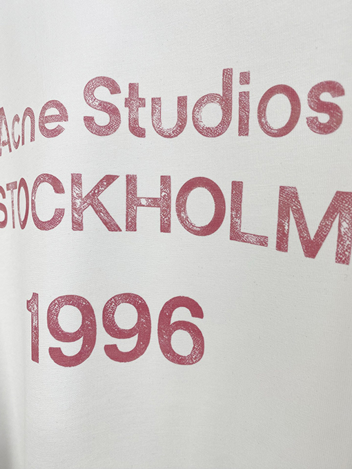 アクネストゥディオズ 新しい半袖Tシャツ