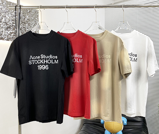 アクネストゥディオズ 新しい半袖Tシャツ