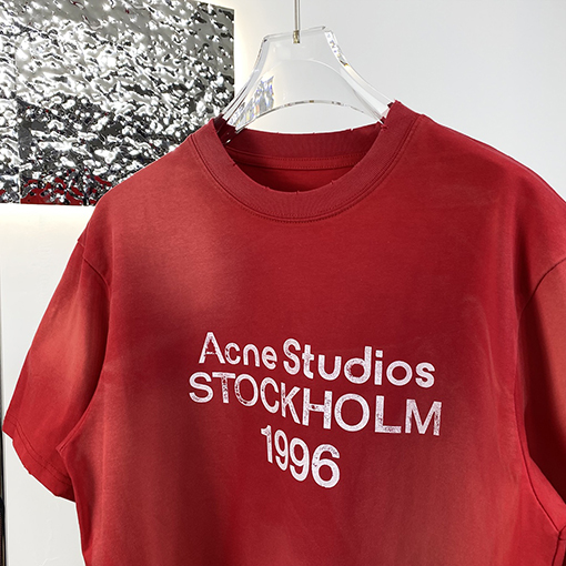 アクネストゥディオズ 新しい半袖Tシャツ