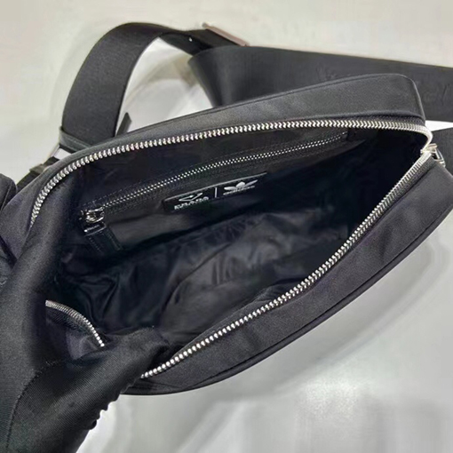adidas x PRADA コラボコレクションクロスパッケージ