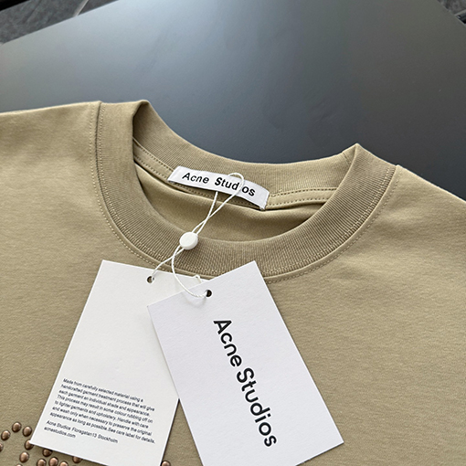 アクネストゥディオズ 新しい廃土風リベット文字半袖Tシャツ