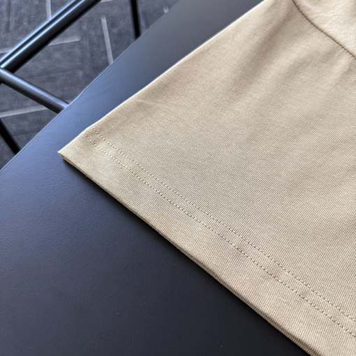 アクネストゥディオズ  新しい廃土風リベット文字半袖Tシャツ