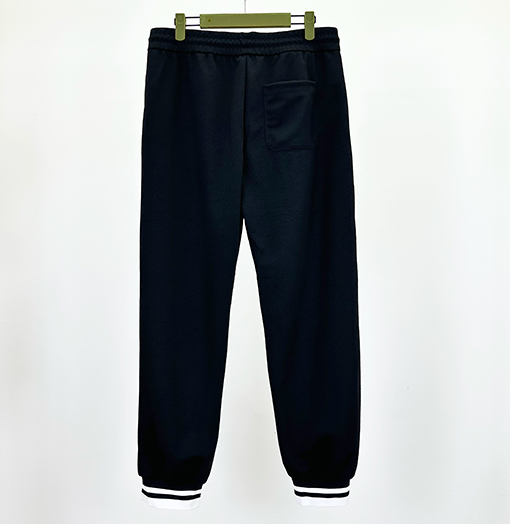 グッチ 黒と白のリブスウェットパンツ