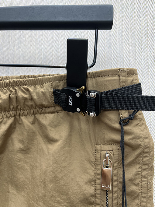 ディオール 新しい Dior ベルトバックルショーツ