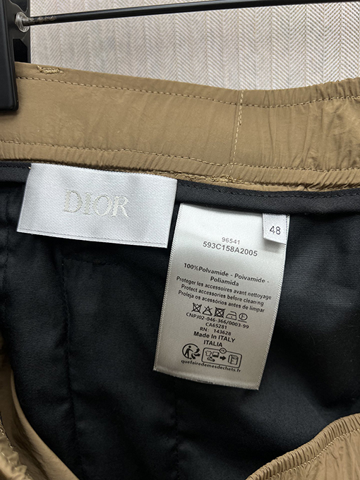 ディオール 新しい Dior ベルトバックルショーツ