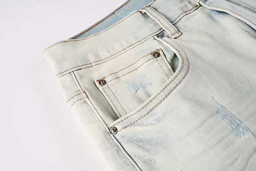 アミリ  Jeans 新しいデニムパンツ