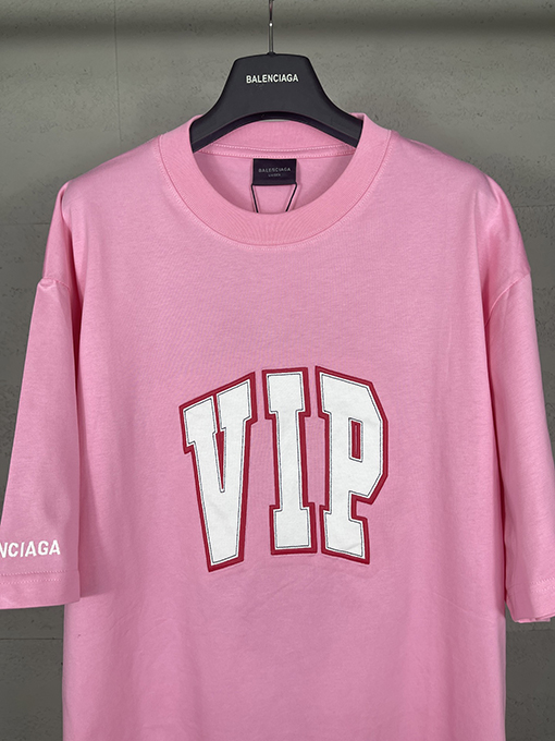 バレンシアガ 胸の VIP アルファベットパッチ刺繍ロゴ半袖Tシャツ