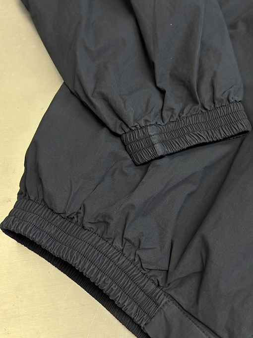 アクネストゥディオズ Acne Studios スタイリッシュなコントラストロゴジッパージャケット