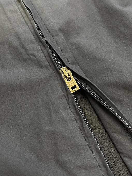 アクネストゥディオズ Acne Studios スタイリッシュなコントラストロゴジッパージャケット
