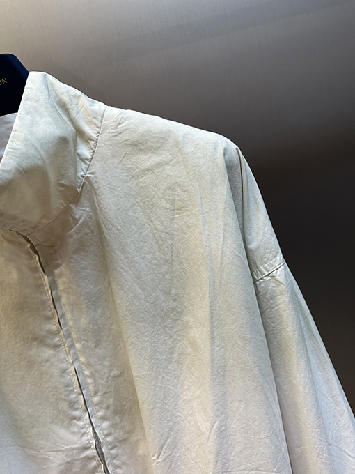 アクネストゥディオズ Acne Studios スタイリッシュなコントラストロゴジッパージャケット