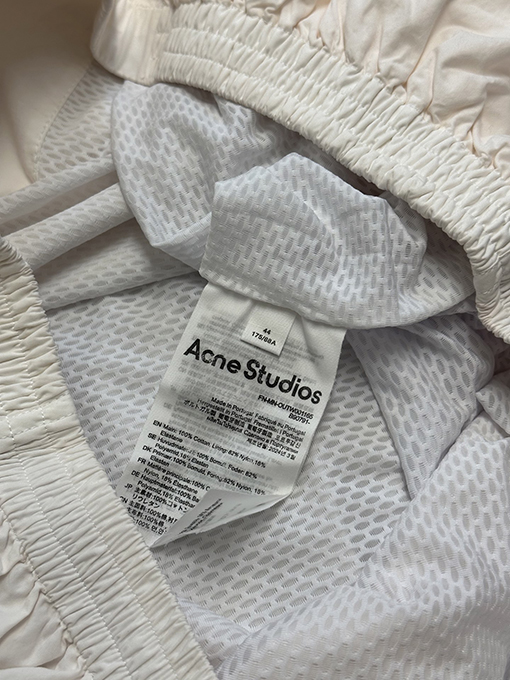 アクネストゥディオズ Acne Studios スタイリッシュなコントラストロゴジッパージャケット