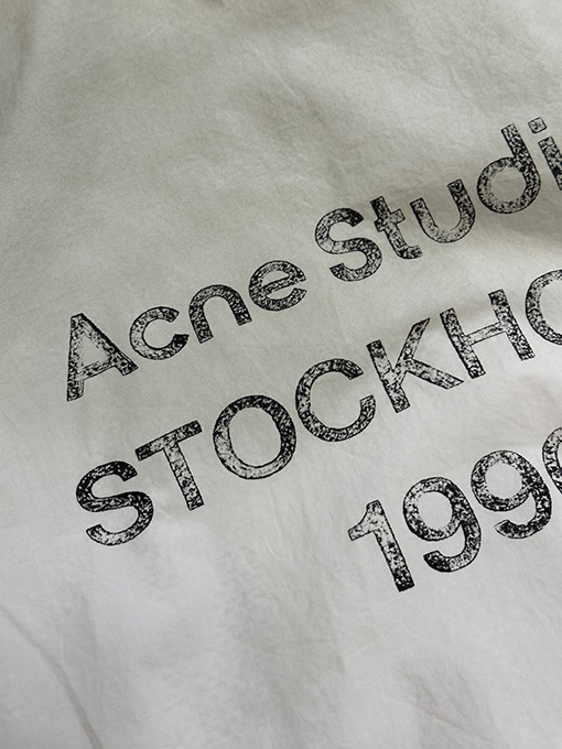  アクネストゥディオズ Acne Studios スタイリッシュなコントラストロゴジッパージャケット