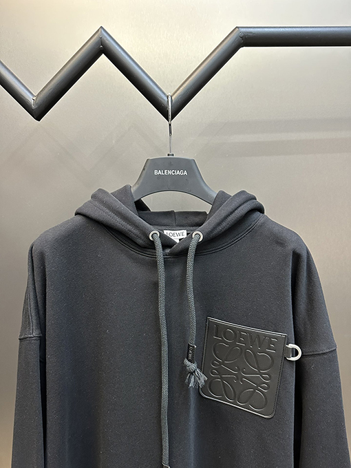 ロエベ 胸に Loewe ロゴのレザーロゴパーカー