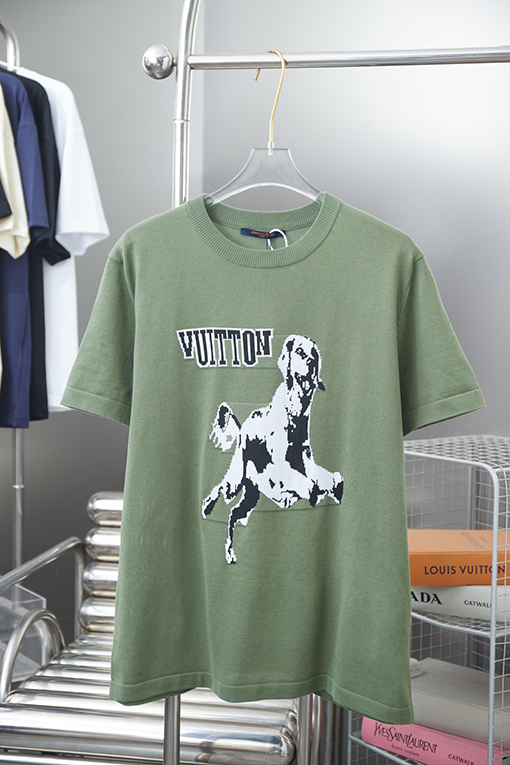 ルイヴィトン ロゴが描かれたスマートハウンド柄半袖Tシャツ