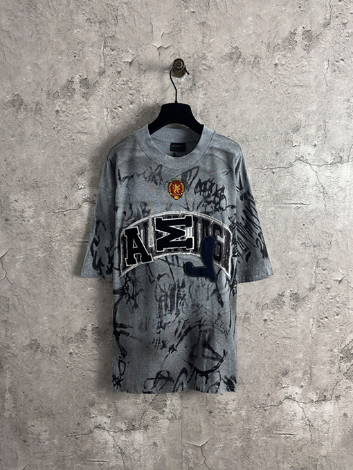 バレンシアガコピー マンネリコラボコレクションセメントスプレー汚れた手描き刺繍半袖Tシャツ