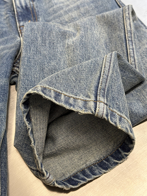 セリーヌスーパーコピー トレンディなレザーエッジジーンズ