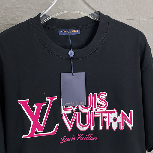 ルイヴィトン 新しい立体ゴム文字ロゴプリント半袖Tシャツ