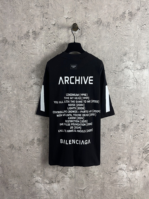 バレンシアガスーパーコピー コラボ音楽限定チップ付きNFCティアプリント半袖Tシャツ