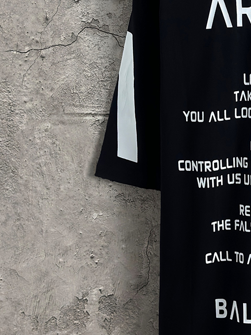 バレンシアガスーパーコピー コラボ音楽限定チップ付きNFCティアプリント半袖Tシャツ