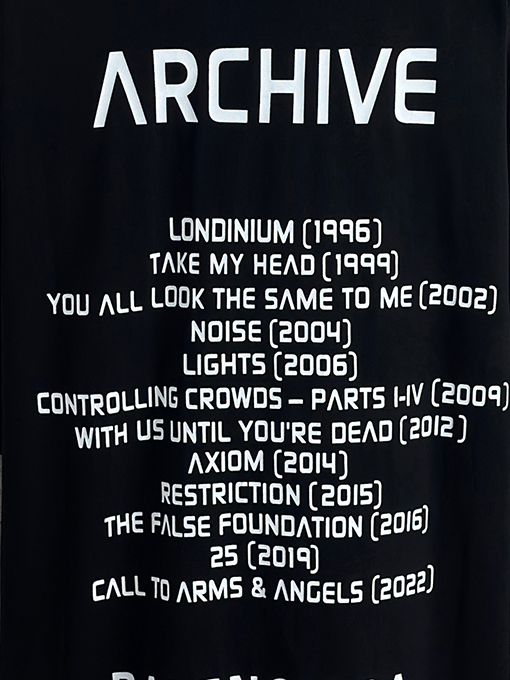 バレンシアガスーパーコピー コラボ音楽限定チップ付きNFCティアプリント半袖Tシャツ