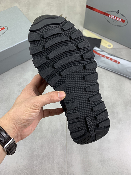 プラダスーパーコピー新しいファッションメンズシューズ