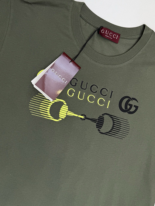 グッチスーパーコピー 馬バックルプリント文字刺繍クルーネック半袖Tシャツ