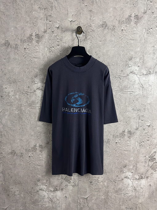 バレンシアガスーパーコピー サーフィンロゴ直噴プリント半袖Tシャツ