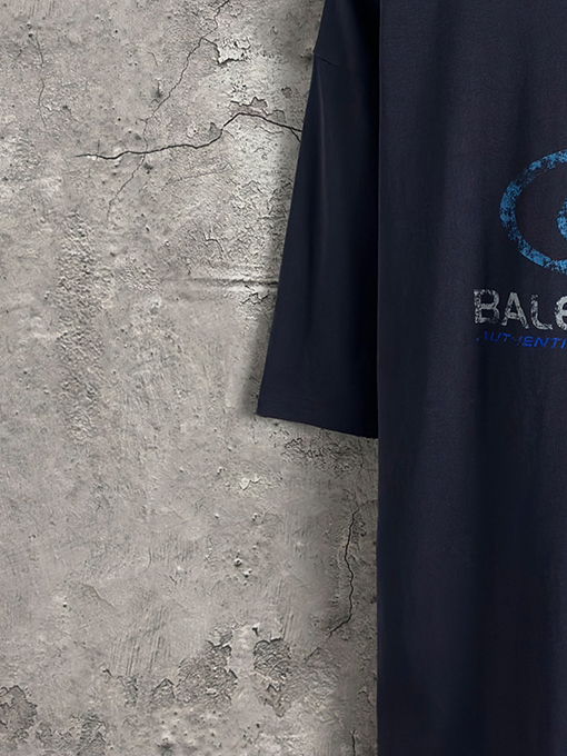 バレンシアガスーパーコピー サーフィンロゴ直噴プリント半袖Tシャツ