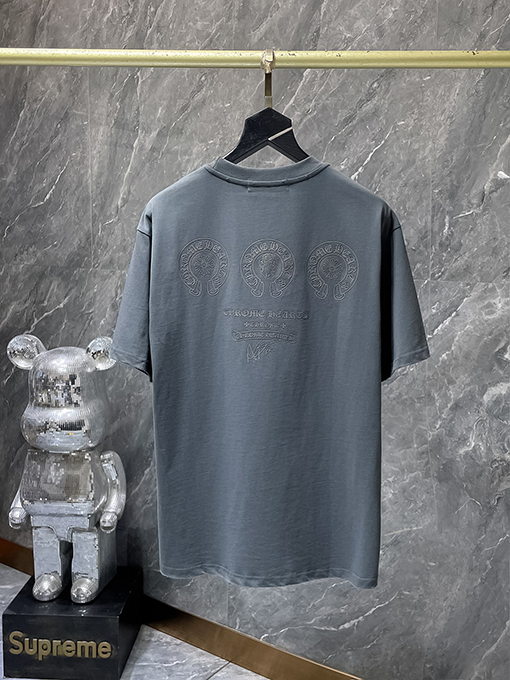 クロムハーツコピー 馬蹄サンスクリット語手磨きシリコンレタリング半袖Tシャツ