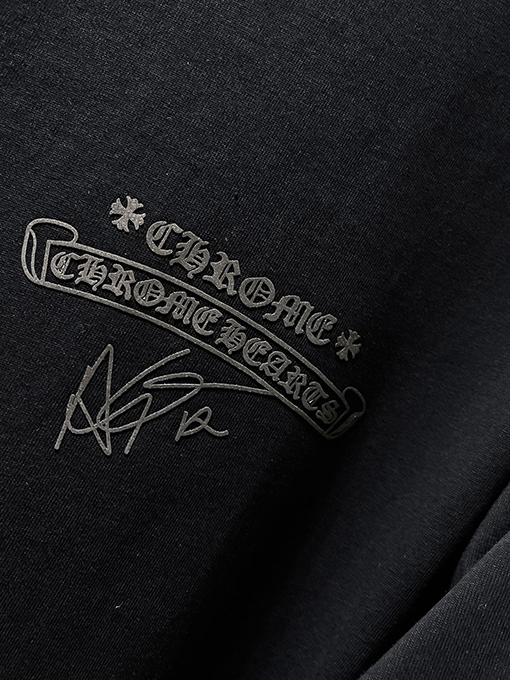クロムハーツコピー 馬蹄サンスクリット語手磨きシリコンレタリング半袖Tシャツ
