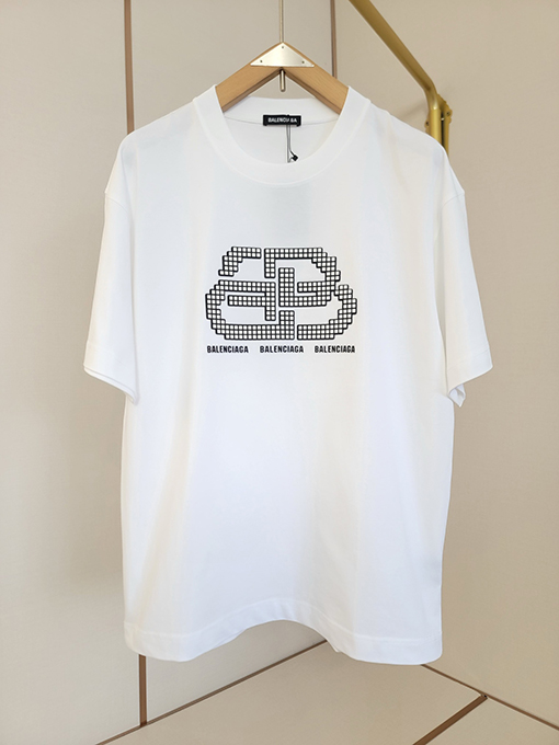 バレンシアガ 新しいピクセル化されたデザインスタイルの半袖Tシャツ