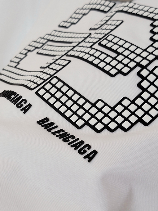 バレンシアガ 新しいピクセル化されたデザインスタイルの半袖Tシャツ