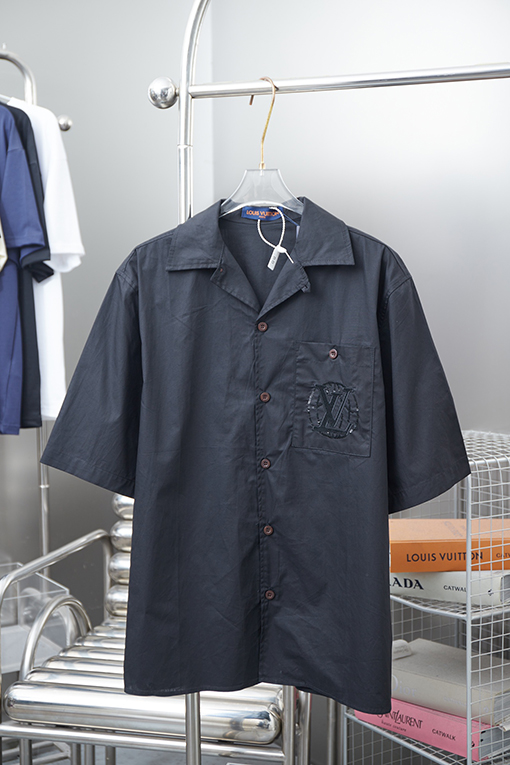 ルイヴィトン 新しい胸袋刺繍ロゴ半袖シャツ