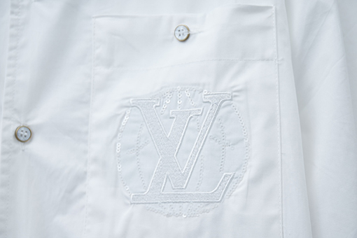 ルイヴィトン 新しい胸袋刺繍ロゴ半袖シャツ