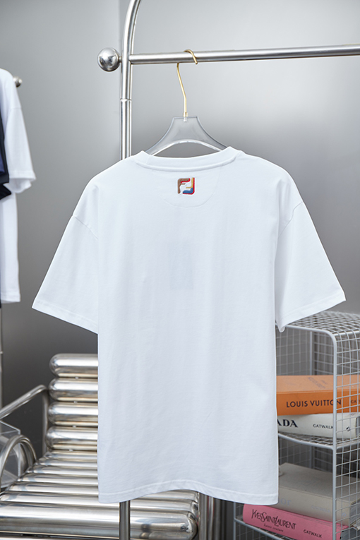 フェンディ 新しい刺繍半袖Tシャツ
