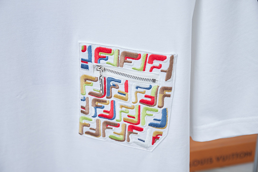 フェンディ 新しい刺繍半袖Tシャツ