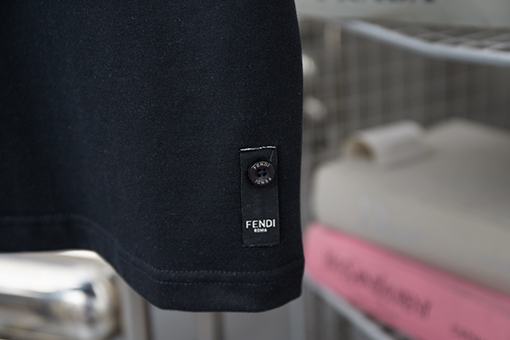 フェンディ 新しい刺繍半袖Tシャツ