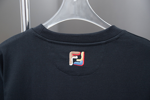 フェンディ 新しい刺繍半袖Tシャツ