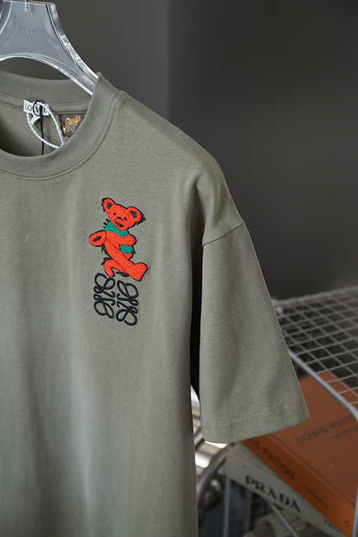 ロエベスーパーコピー 新しいウォッシュスプレー色のベアー刺繍半袖Tシャツ